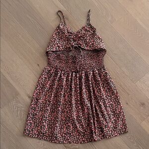 SHEIN curve floral dress w/cutout at the top. Size:1XL. Gently Used.